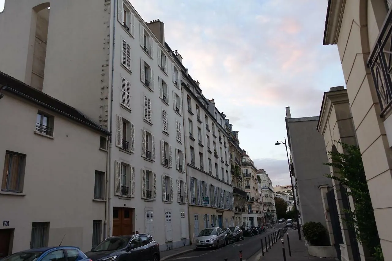 Apartment Sunny And Quiet Paris